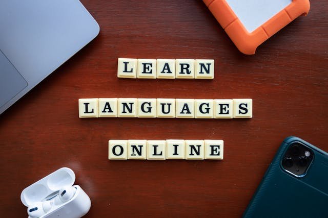 Imagen en la que pone "aprende idiomas online" en inglés