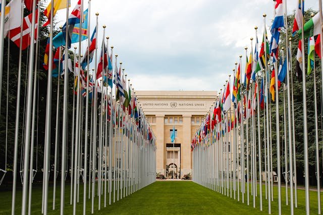 Imagen que representa las banderas de los países más importantes del mundo